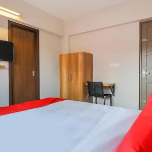 Oyo 69052 Crystal Residency 3* Kochi